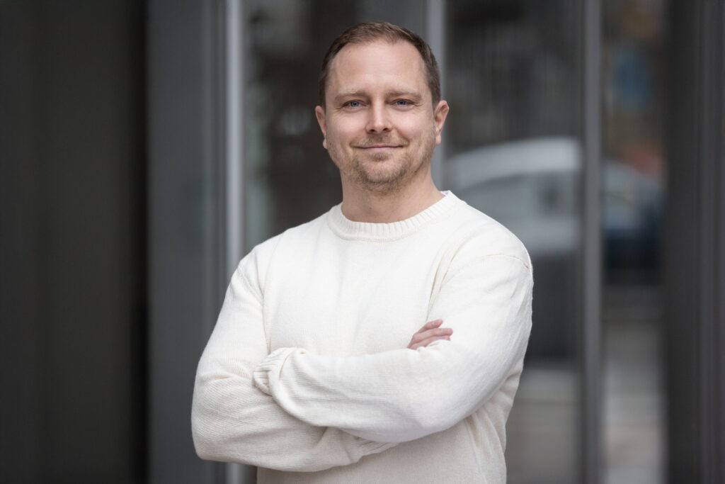 Dr. Simon Jordan